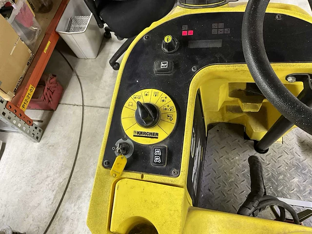Kärcher schoonmaakwagen - afbeelding 9 van  12