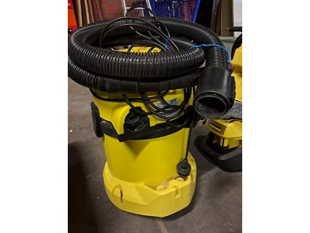 Karcher stofzuiger wd 3 ( zo goed als nieuw) - afbeelding 2 van  5