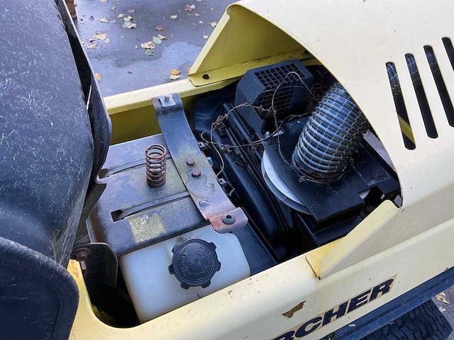 Kärcher trac kmr zelfrijdende veegmachine - afbeelding 7 van  7