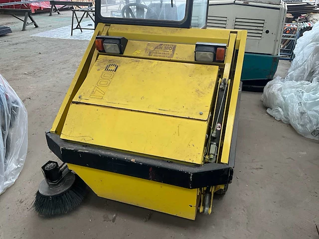 Kärcher veegmachine - afbeelding 7 van  14