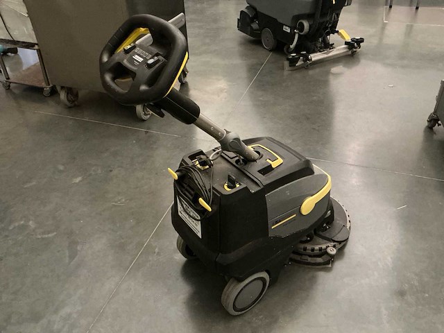 Kärcher vloerreiniger - afbeelding 1 van  8