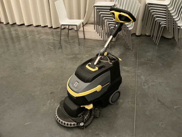 Kärcher vloerreiniger - afbeelding 4 van  8