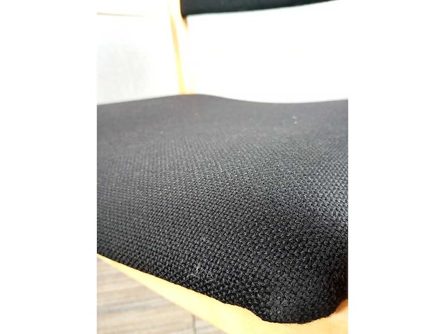 Kari asikainen - waiting room chair (3x) - afbeelding 2 van  10