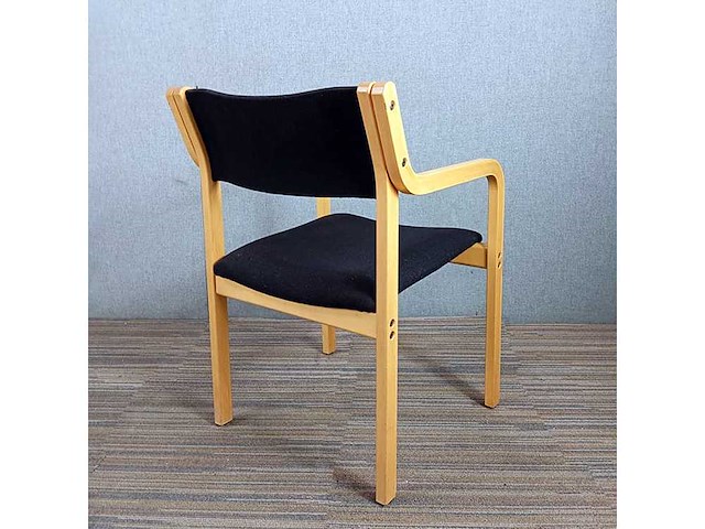 Kari asikainen - waiting room chair (3x) - afbeelding 7 van  10