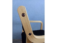 Kari asikainen - waiting room chair (3x) - afbeelding 10 van  10