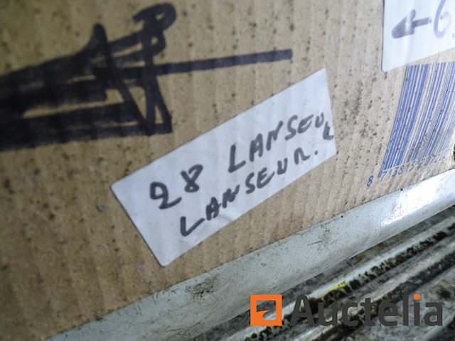 Karting accessoires: 85 draagraketten, diverse filterdeksels - afbeelding 5 van  15