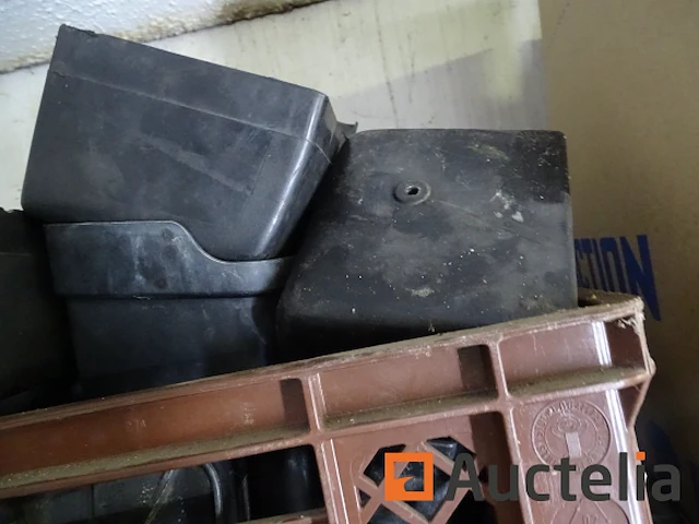 Karting accessoires: 85 draagraketten, diverse filterdeksels - afbeelding 10 van  15