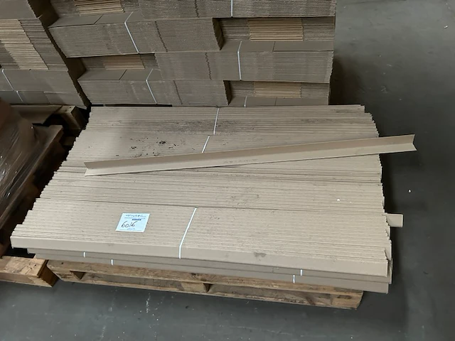 Kartonnen hoekprofielen - afbeelding 1 van  3