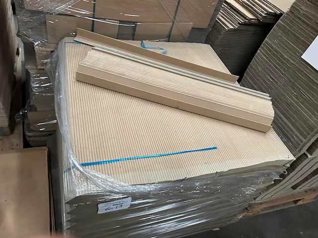 Kartonnen hoekprofielen - afbeelding 1 van  2