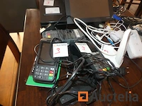 Kassa, luchtontvochtiger, creditcardlezers, diverse decoraties - afbeelding 6 van  13