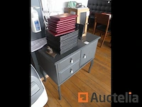 Kassa, luchtontvochtiger, creditcardlezers, diverse decoraties - afbeelding 9 van  13