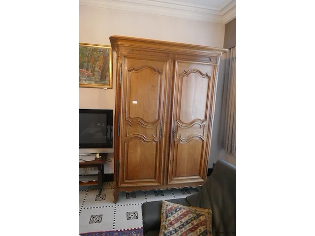 Kast in eik - afbeelding 1 van  2