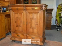 Kast met 2 deuren en 4 schuiven
