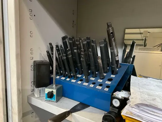 Kast met inhoud machinetoebehoren - afbeelding 4 van  6