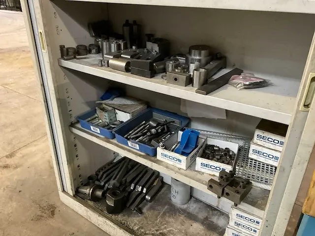 Kast met inhoud machinetoebehoren - afbeelding 6 van  6