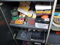 Kast met inhoud wo. diverse schuurschijven/slijpschijven - afbeelding 4 van  5