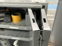 Kast met inhoud - afbeelding 3 van  8