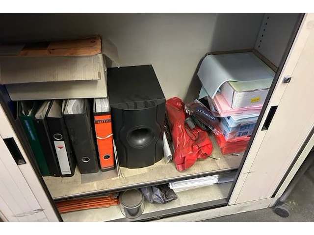 Kast met inhoud - afbeelding 8 van  10
