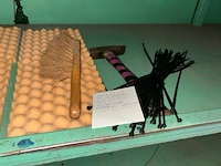 Kast met inhoud - afbeelding 7 van  7