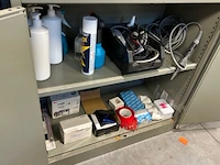 Kast met inhoud - afbeelding 2 van  8