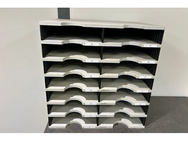 Kast met inhoud - afbeelding 5 van  5
