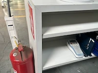 Kast met inhoud - afbeelding 2 van  8