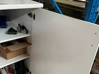 Kast met inhoud - afbeelding 2 van  9