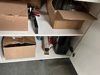 Kast met inhoud - afbeelding 7 van  9