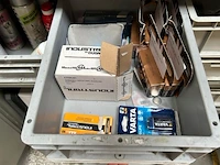Kast met inhoud - afbeelding 9 van  11