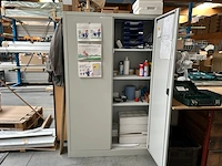 Kast met inhoud - afbeelding 1 van  6