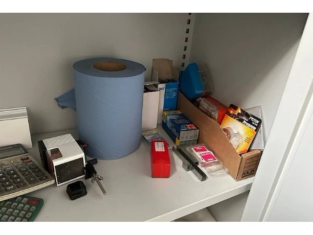 Kast met inhoud - afbeelding 5 van  6