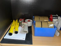 Kast met inhoud - afbeelding 6 van  7