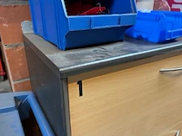 Kast met inhoud - afbeelding 2 van  6