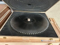 Kast met inhoud - afbeelding 4 van  6