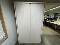 Kast met inhoud - afbeelding 1 van  5