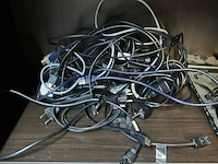 Kast met inhoud - afbeelding 5 van  6