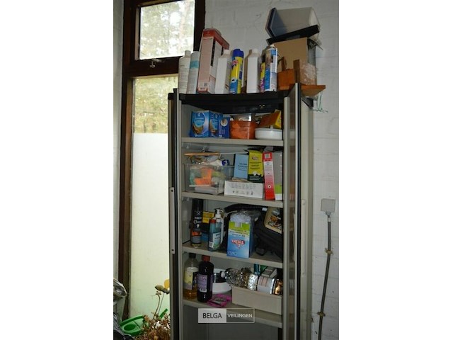 Kast met inhoud - afbeelding 1 van  4