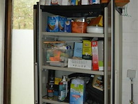 Kast met inhoud - afbeelding 1 van  4