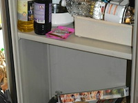 Kast met inhoud - afbeelding 3 van  4