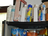 Kast met inhoud - afbeelding 4 van  4