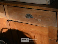 Kast met inhoud - afbeelding 2 van  3