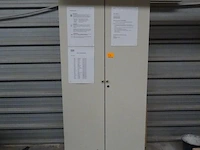 Kast met inhoud - afbeelding 1 van  7