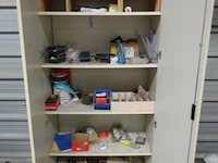 Kast met inhoud - afbeelding 3 van  7