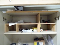 Kast met inhoud - afbeelding 4 van  7