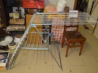 Kast met inhout w.o. keukenrobot kenwood, pedaaltrainer, elektrische grill tafel, stofzuiger nat en droog lavor gn-22 , droogrek, herenfiets libertas, enz - afbeelding 5 van  13