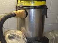 Kast met inhout w.o. keukenrobot kenwood, pedaaltrainer, elektrische grill tafel, stofzuiger nat en droog lavor gn-22 , droogrek, herenfiets libertas, enz - afbeelding 6 van  13