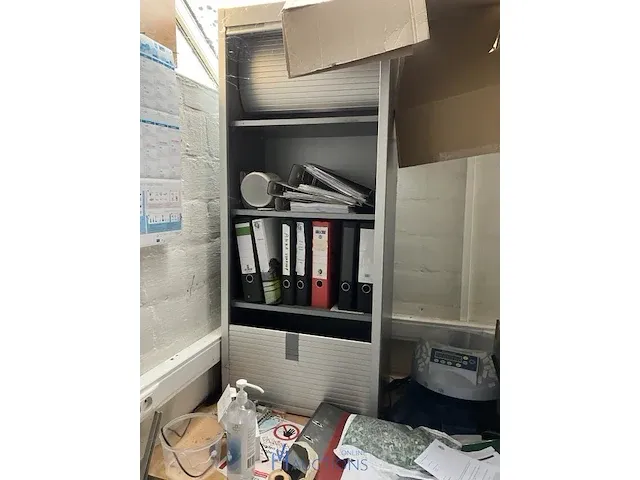 Kast met rolluik - afbeelding 1 van  2