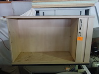 Kast met schuifdeur en slot l.1,20, h. 0,75, d. 0,43 m - afbeelding 2 van  2