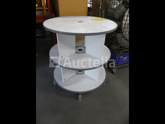 Kast, tafel en tourniquets - afbeelding 5 van  7