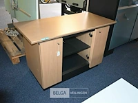 Kast voor muziekinstallatie